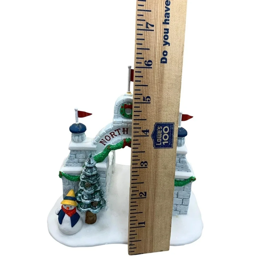 Vtg Department‎ 56 Heritage Village North Pole Gate Porcelain Christmas Figurine